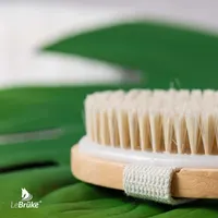 Щітка для сухого масажу Lebrüke®, натуральна щетина, антицелюлітна, покращує кровообіг, для тіла — фото 3