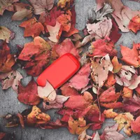 Телефон-раскладушка ukuu для пожилых, большие кнопки, SOS, Dual SIM, громкий, док-станция — фото 6